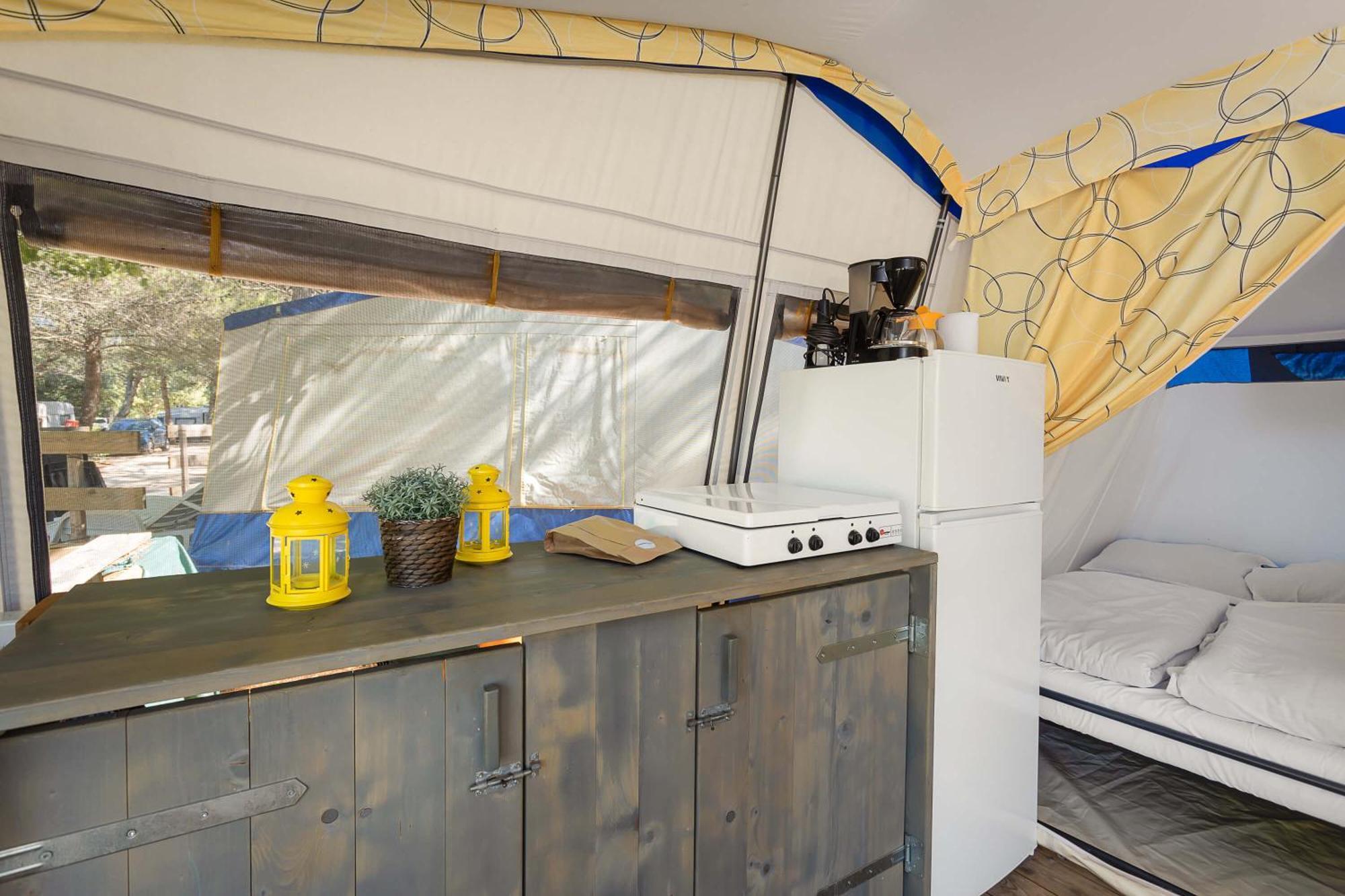 Easyatent Bungalow Tent Lanterna 카르바포랏 객실 사진