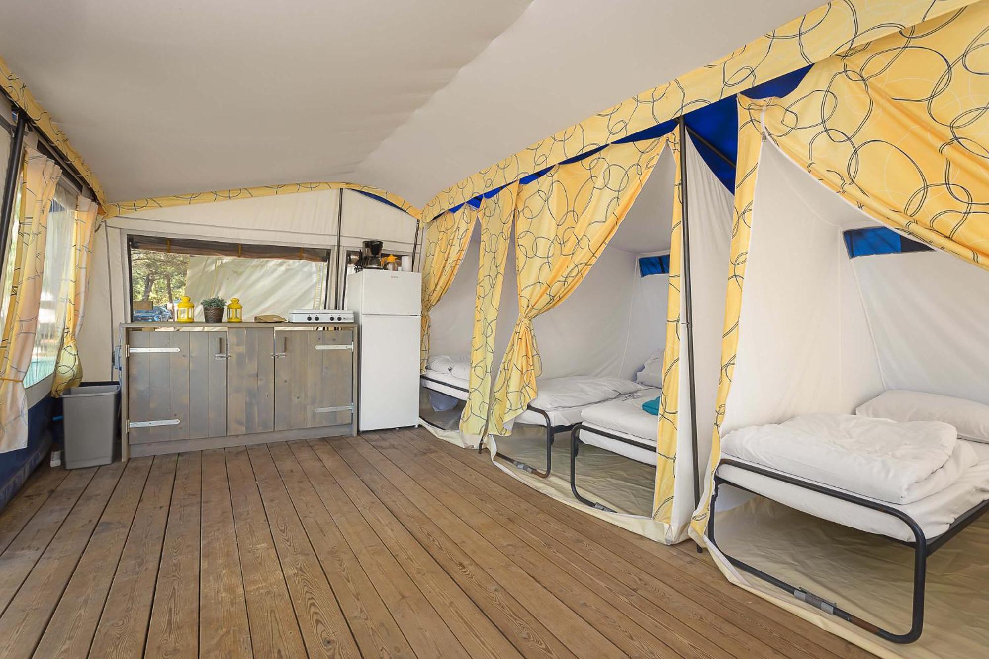 Easyatent Bungalow Tent Lanterna 카르바포랏 객실 사진