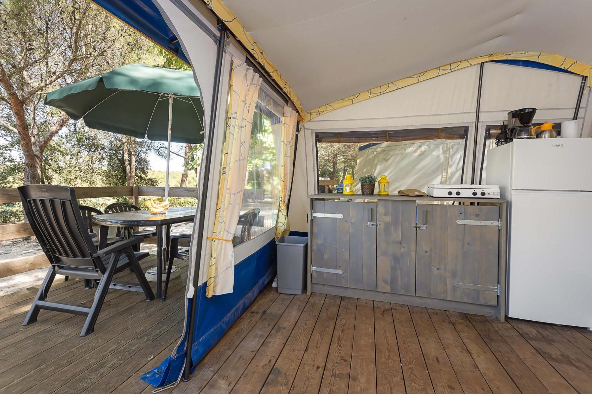 Easyatent Bungalow Tent Lanterna 카르바포랏 객실 사진